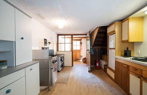 Weesen House | Charming Family-Friendly Holiday Home in rural Area with Scenic Mountain Views