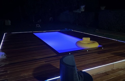 Vicq House | Charming Family House with Garden and Heated Swimming Pool 1 hour from Paris