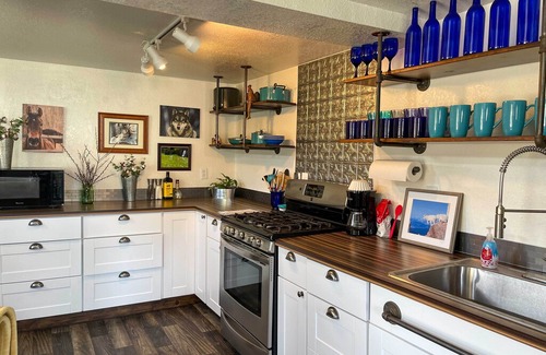 Mancos Apartment | Charming Farm Getaway in Mancos w/Mountain Views!