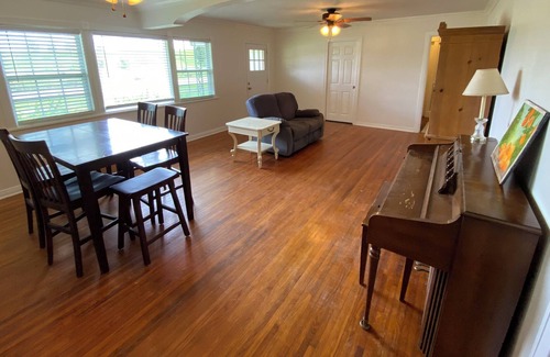 Winter Garden House | Charming farm house just 15 min away from Disney and Universal parks.