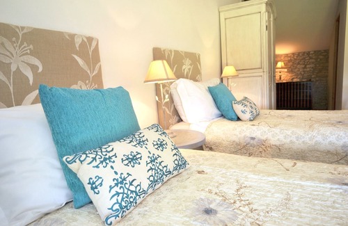 Loubezs-Bernac Other | Charming farmhouse property Sleeps 8 in 4 en-suite bedrooms.Large heated pool.