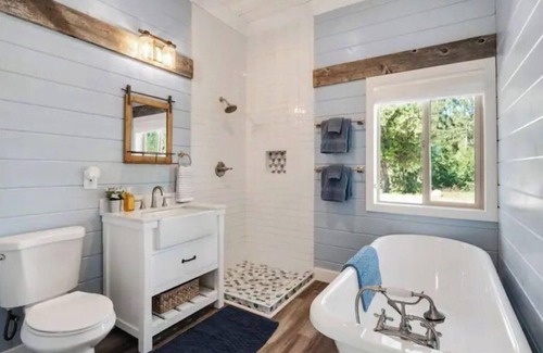 Mineral Other | Charming Farmhouse Amazing View of Mt. Rainier - Family Friendly + Game Barn
