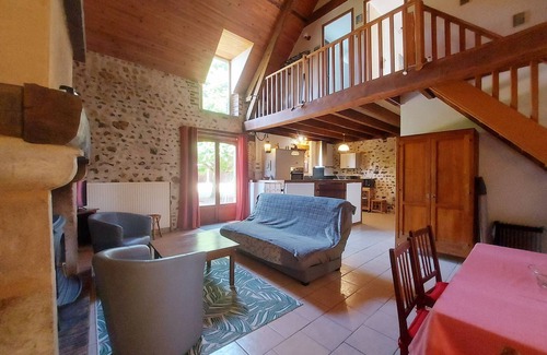 Chateaudun Cottage | Charming Farmhouse Retreat: Fireplace, Large Courtyard, Pet-Friendly, Near Paris
