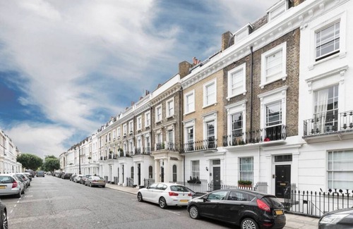 Warwick Apartment | Charming flat with balcony in Pimlico