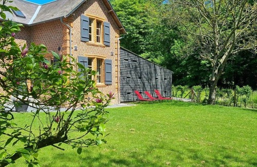 Boussois Cottage | Charming Forest House: Fireplace, Bikes, Baby-Foot, Ping-Pong, Near Nature Trails