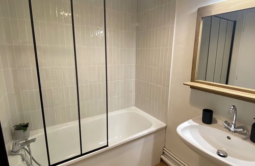 Saint-Medard-en-Jalles Apartment | Charming newly renovated studio close to all amenities