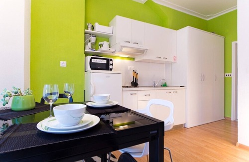 Spadici Apartment | Charming Fully-Equipped One-Bedroom Apartment Near the Beach in Poreč's Prime Location