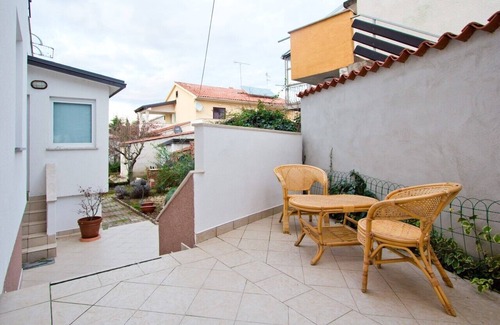 Spadici Apartment | Charming Fully-Equipped One-Bedroom Apartment Near the Beach in Poreč's Prime Location
