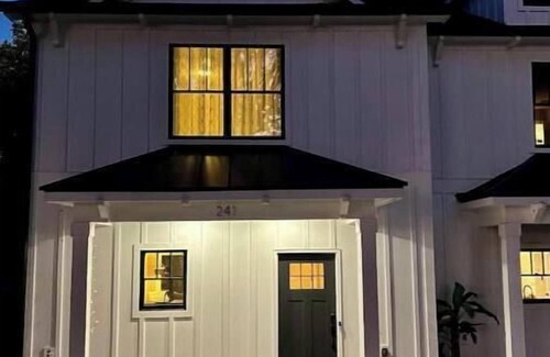 Gainesville House | Charming Gainesville Townhome 2