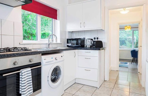 Oxford Condo | Charming Garden Flat with Free Parking @ Abingdon
