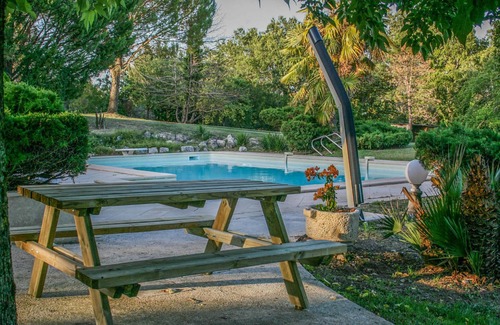 Saint Maurin House | Charming gîte with pool and park garden