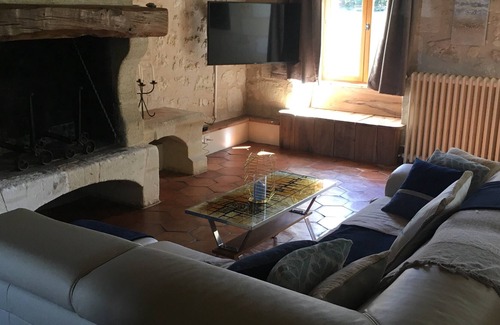 Villegouge House | CHARMING GITE WITHIN AN ORGANIC WINE PROPERTY