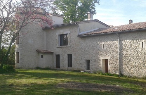 Villegouge House | CHARMING GITE WITHIN AN ORGANIC WINE PROPERTY