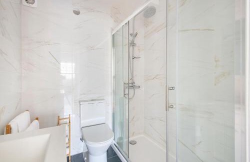 Alfama Apartment | Charming Graça Flat w Balcony, by TimeCooler