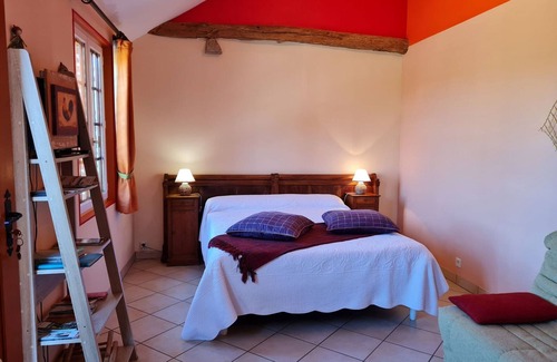 Bonnee Bed & Breakfast | Charming ground floor Volière suite, private parking