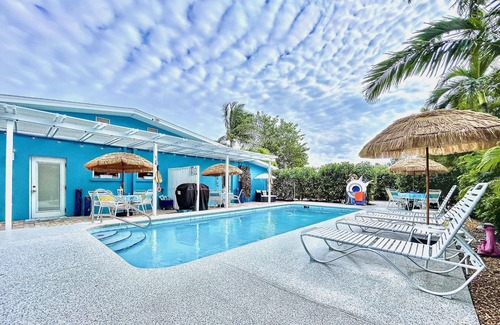 Ilexhurst Cottage | Charming Ground Level Resort Style 3 unit Condo - unit C