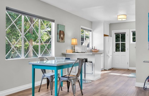 Riverside House | Charming guest house in Riverside near UCR, Mission Inn and Downtown