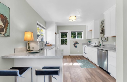 Riverside House | Charming guest house in Riverside near UCR, Mission Inn and Downtown