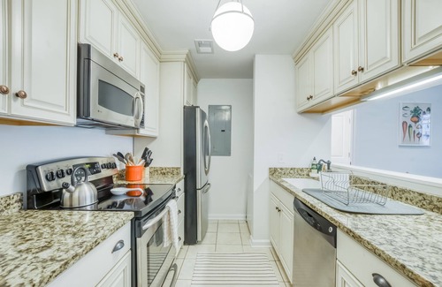 Historic District - North Condo | Charming, historic condo w/a full kitchen, free WiFi, & central A/C