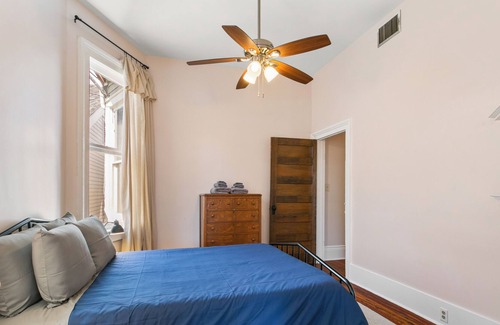 Faubourg Livaudais Apartment | Charming historic New Orleans apartment in the Garden District