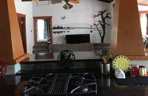 Shoreacres House | Charming historical pet friendly home near the bay