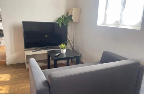 Bazouges-la-Perouse House | Charming house in the heart of the village