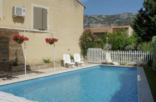 Taillades Apartment | Charming holiday cottage with large private pool