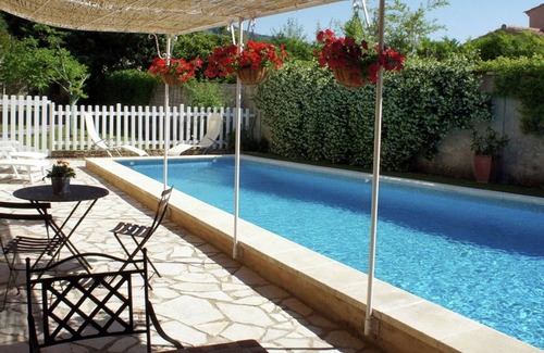 Taillades Apartment | Charming holiday cottage with large private pool