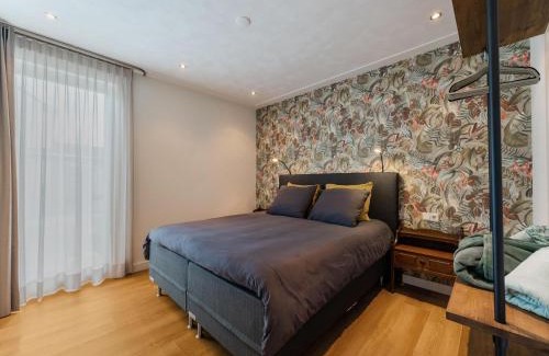 Kaatsheuvel House | Charming holiday home in Kaatsheuvel with hot tub