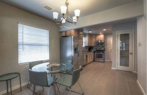Riverside Terrace House | Charming Home | 2Br 2Ba | Med Center | Downtown