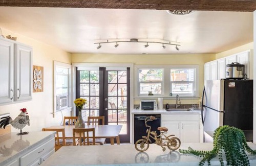 Greenwood House | Charming home 3BR/2BA Northgate - Big group getaway