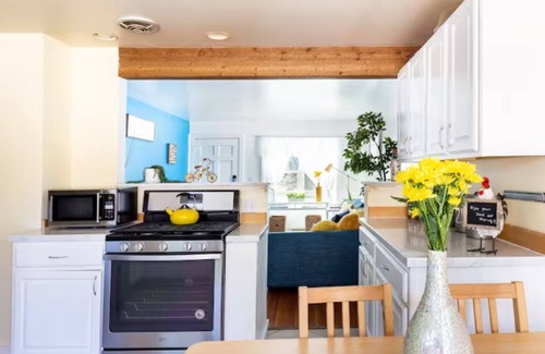 Greenwood House | Charming home 3BR/2BA Northgate - Big group getaway