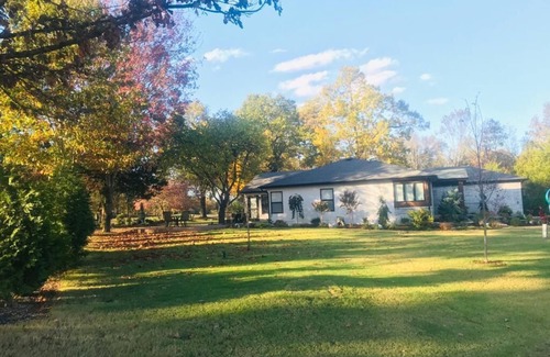Bella Vista House | Charming Home located on Golf Course near the Ozark Mountains
