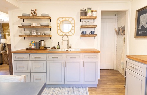 Washington Park Cottage | Charming Home-Modern Comforts & Style-300+ Reviews