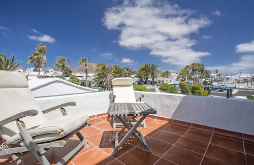 Los Cocoteros House | Charming Home on the Coast with Wi-Fi, Terrace and Gorgeous Views ; Pets Allowed