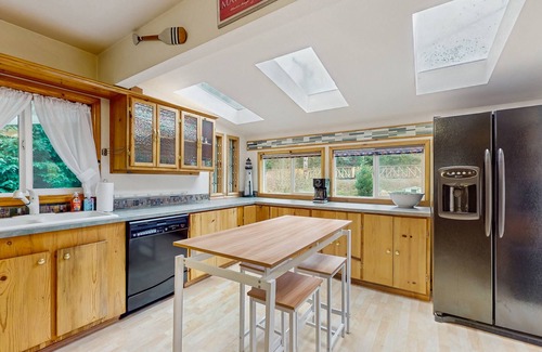 Mapleton House | Charming home on the Siuslaw River with private dock, fire pit, WiFi, & W/D