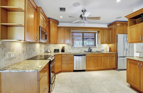 Santa Barbara Estates House | Charming home with yard, walk to the beach. Pet-friendly