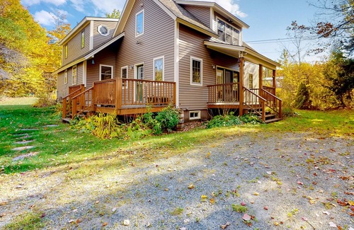 Wilmington House | Charming home with game room, full kitchen, deck, & washer/dryer