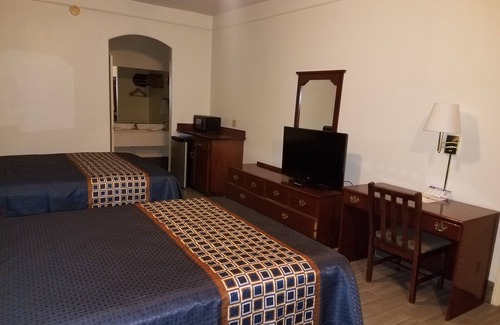 McAllen Hotel | Charming hotel in phenomenal McAllen with WiFi, AC in the center of the town