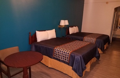 McAllen Hotel | Charming hotel in phenomenal McAllen with WiFi, AC in the center of the town