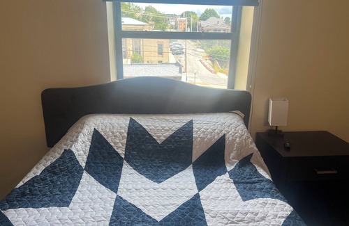 Rochester Hotel | Charming Hotel Rooms w/bar, pool tables, dart board and restaurant downstairs