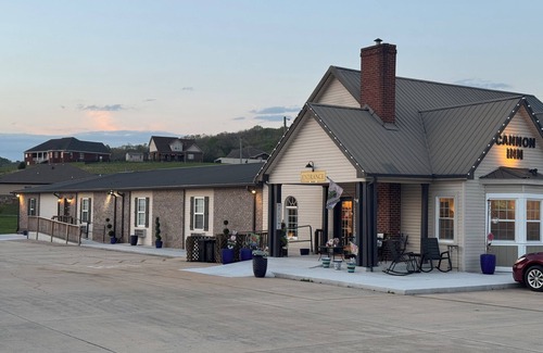 Woodbury Apartment | CHARMING HOTEL SUITE IN AMAZING WOODBURY TN
