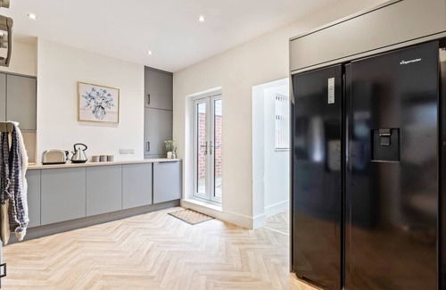Ashton in Makerfield House | Charming House Free Parking FastWiFi SmartTV