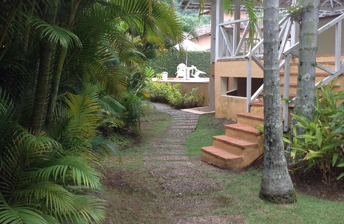 Camburi House | Charming house in gated community - 350m from the beach