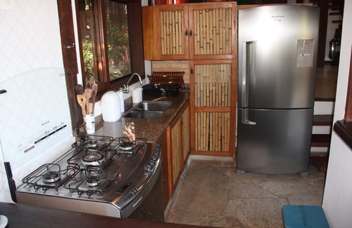 Sao Pedro House | Charming house in gated community with ocean view