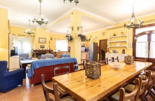 Durcal Villa | Charming house with pool, terrace and WiFi