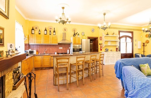 Durcal Villa | Charming house with pool, terrace and WiFi