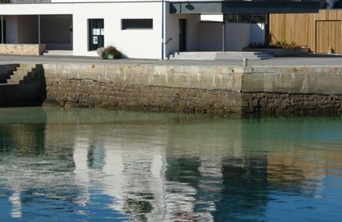 Sibiril Villa | Charming house with sea view & indoor pool -Brittany, 20 m from beach.