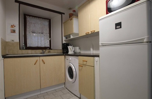 Cerences Cottage | Charming House with WiFi, Garden, Barbecue, Pet-Friendly, Family Amenities