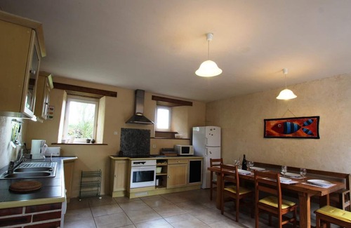 St-Denis-le-Vetu Cottage | Charming Isolated Stone House: Fireplace, Garden, Pet-Friendly, Sleeps 8